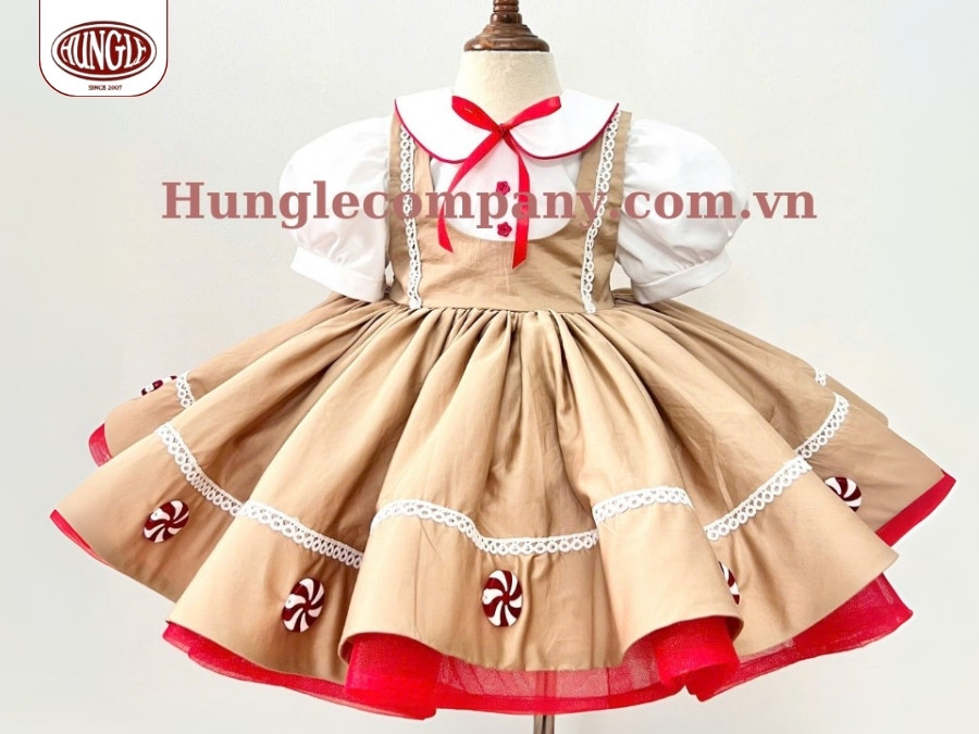 Đầm phong cách hoàng gia đính kẹo