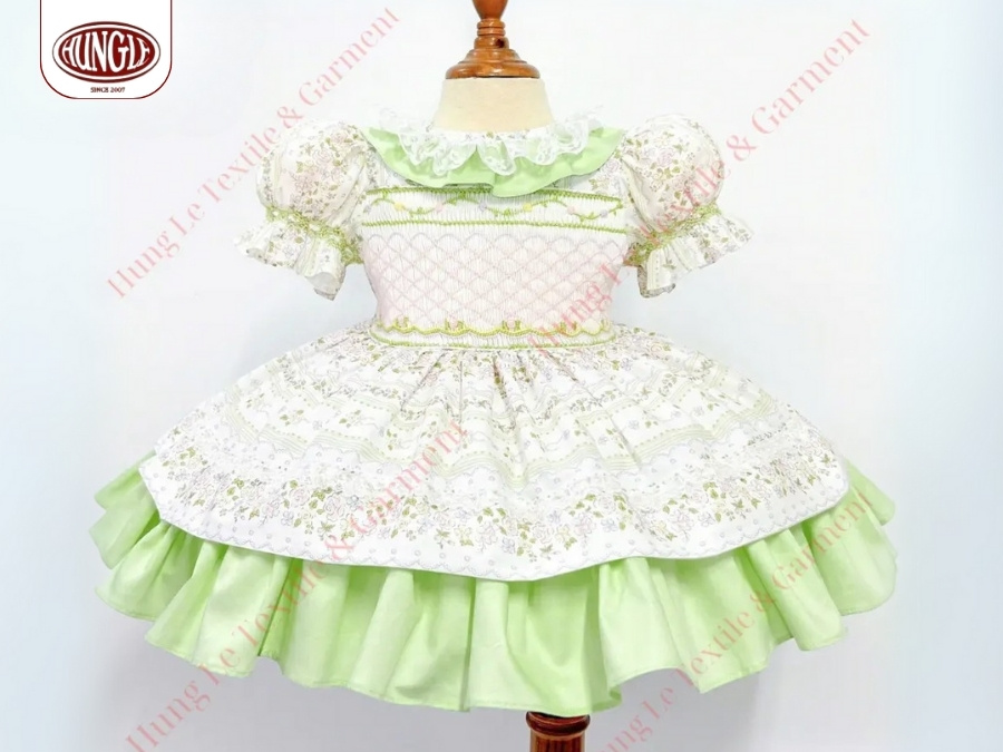 Đầm phong cách hoàng gia xếp ly in hoa