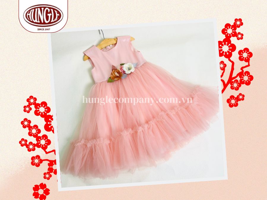 Đầm Tết bé gái phối hoa ở eo