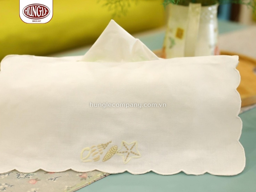 Khăn trải bàn thêu tay ngày càng được ưa chuộng