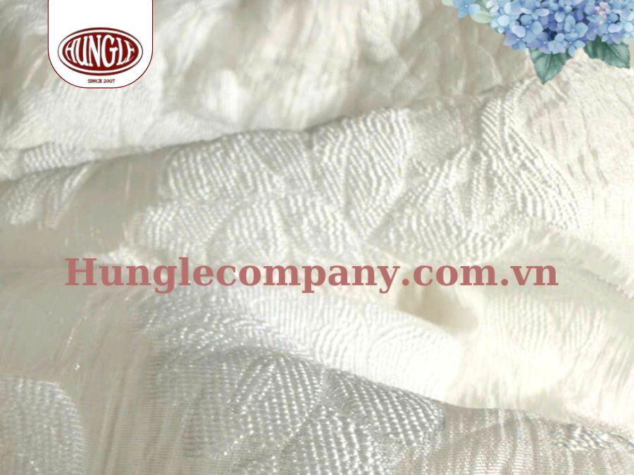 Vải tơ ép hoa mang đến vẻ đẹp sang trọng